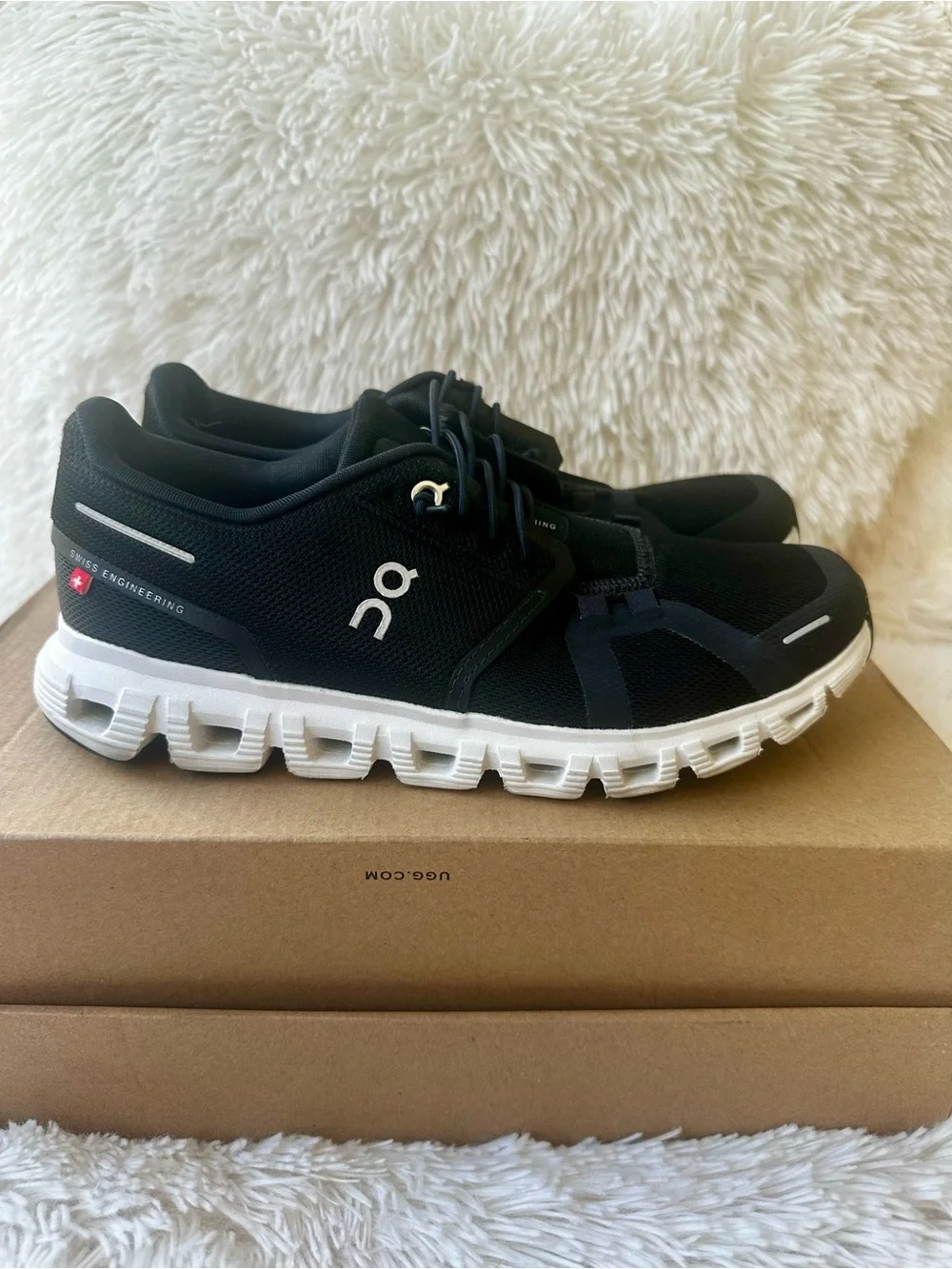ON RUNNING Cloud 5 Women’s Size 7.5 Black White Running Walking Athletic Sneaker